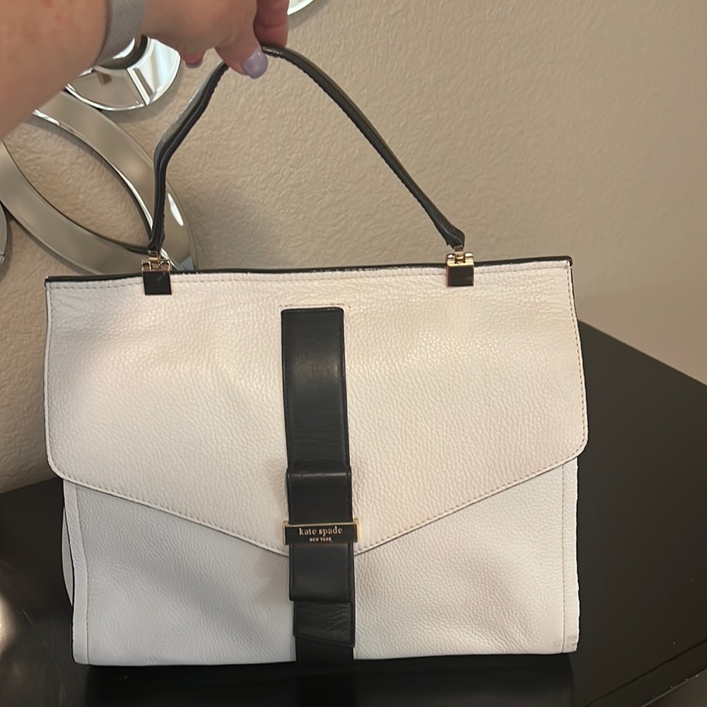 Kate Spade Black/ White leather bag with carrying strap( not shoulder)